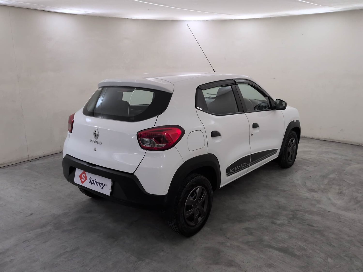 Used 2018 Renault Kwid RXT (O) 1.0 SCE Edition Petrol Manual exterior RIGHT REAR CORNER VIEW