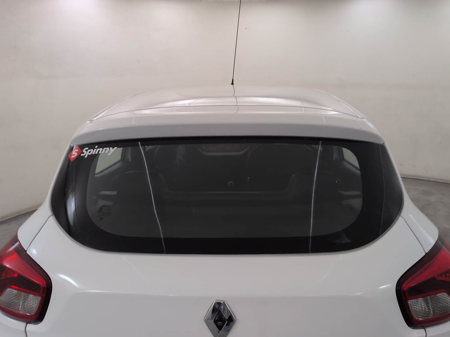 Used 2018 Renault Kwid RXT (O) 1.0 SCE Edition Petrol Manual exterior BACK WINDSHIELD VIEW