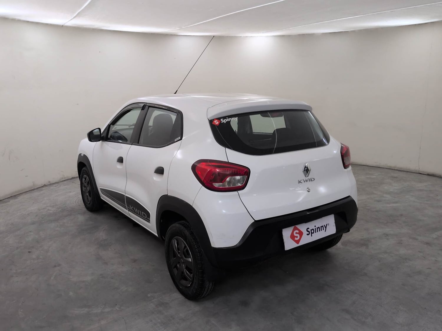 Used 2018 Renault Kwid RXT (O) 1.0 SCE Edition Petrol Manual exterior LEFT REAR CORNER VIEW