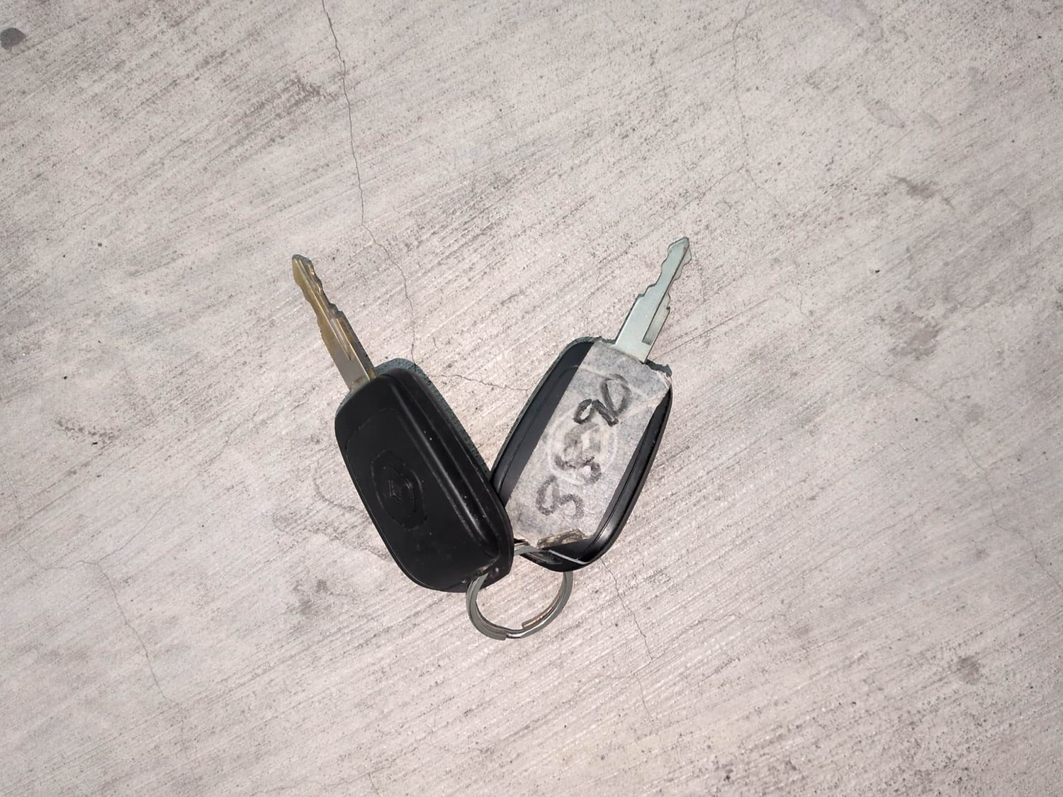 Used 2018 Renault Kwid RXT (O) 1.0 SCE Edition Petrol Manual extra CAR KEY VIEW