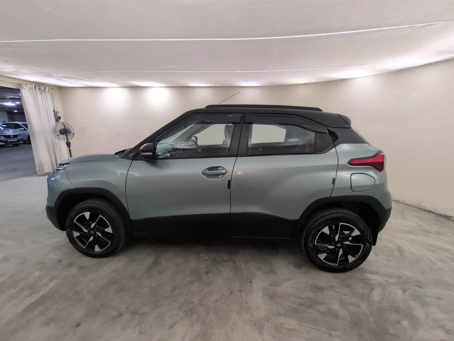 Used 2023 Tata Punch Creative Dual Tone AMT Petrol Automatic exterior LEFT SIDE VIEW