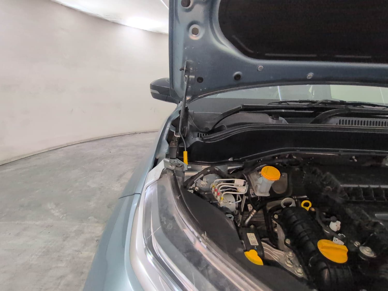 Used 2023 Tata Punch Creative Dual Tone AMT Petrol Automatic engine ENGINE RIGHT SIDE HINGE & APRON VIEW