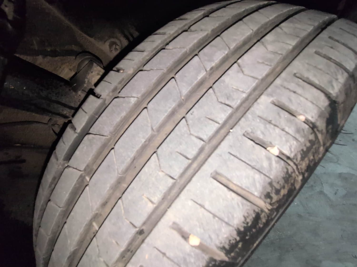 Used 2023 Tata Punch Creative Dual Tone AMT Petrol Automatic tyres RIGHT FRONT TYRE TREAD VIEW