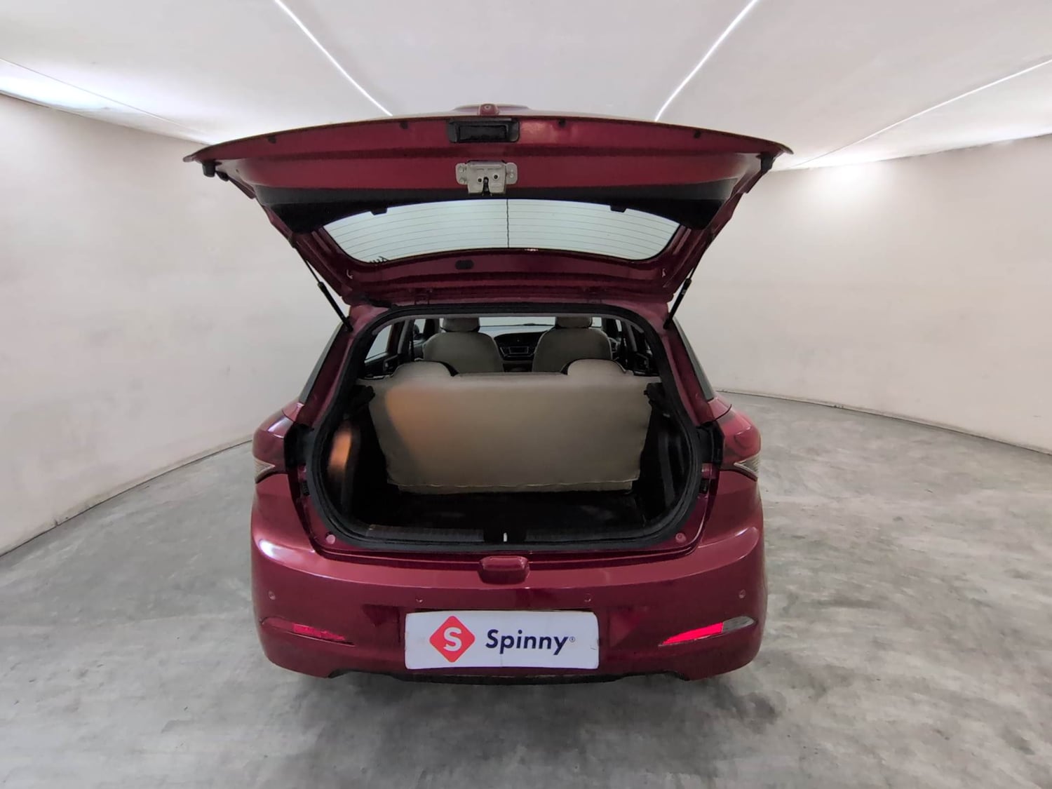Used 2015 Hyundai Elite i20 Sportz 1.4 (O) Diesel Manual interior DICKY DOOR OPEN VIEW