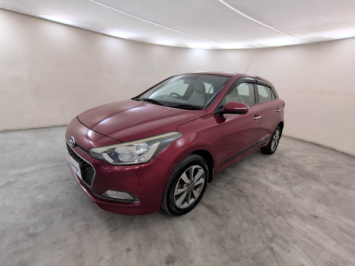 Used 2015 Hyundai Elite i20 Sportz 1.4 (O) Diesel Manual exterior LEFT FRONT CORNER VIEW