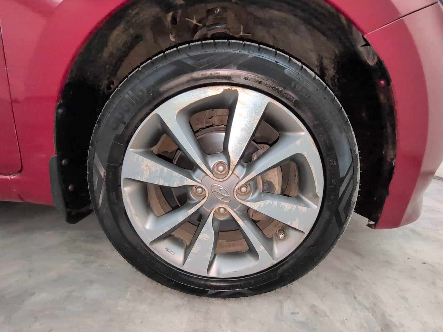 Used 2015 Hyundai Elite i20 Sportz 1.4 (O) Diesel Manual tyres RIGHT FRONT TYRE RIM VIEW