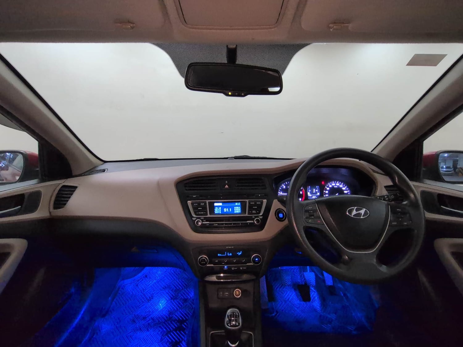 Used 2015 Hyundai Elite i20 Sportz 1.4 (O) Diesel Manual interior DASHBOARD VIEW