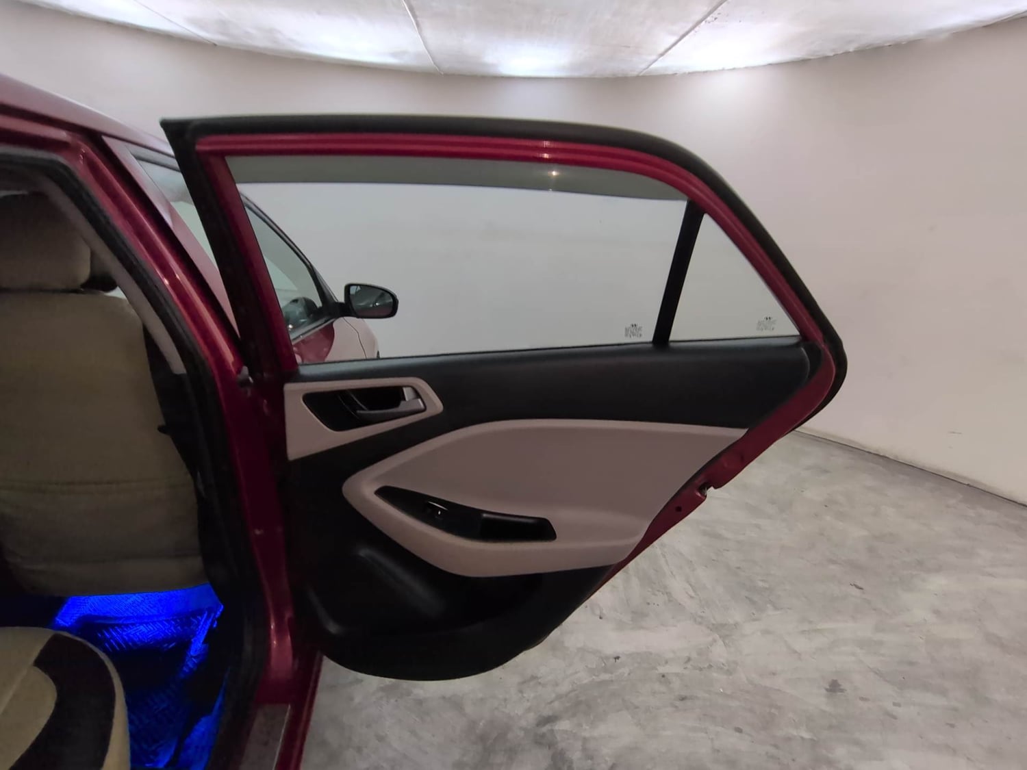 Used 2015 Hyundai Elite i20 Sportz 1.4 (O) Diesel Manual interior RIGHT REAR DOOR OPEN VIEW