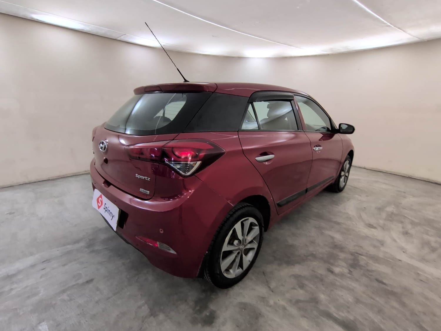 Used 2015 Hyundai Elite i20 Sportz 1.4 (O) Diesel Manual exterior RIGHT REAR CORNER VIEW