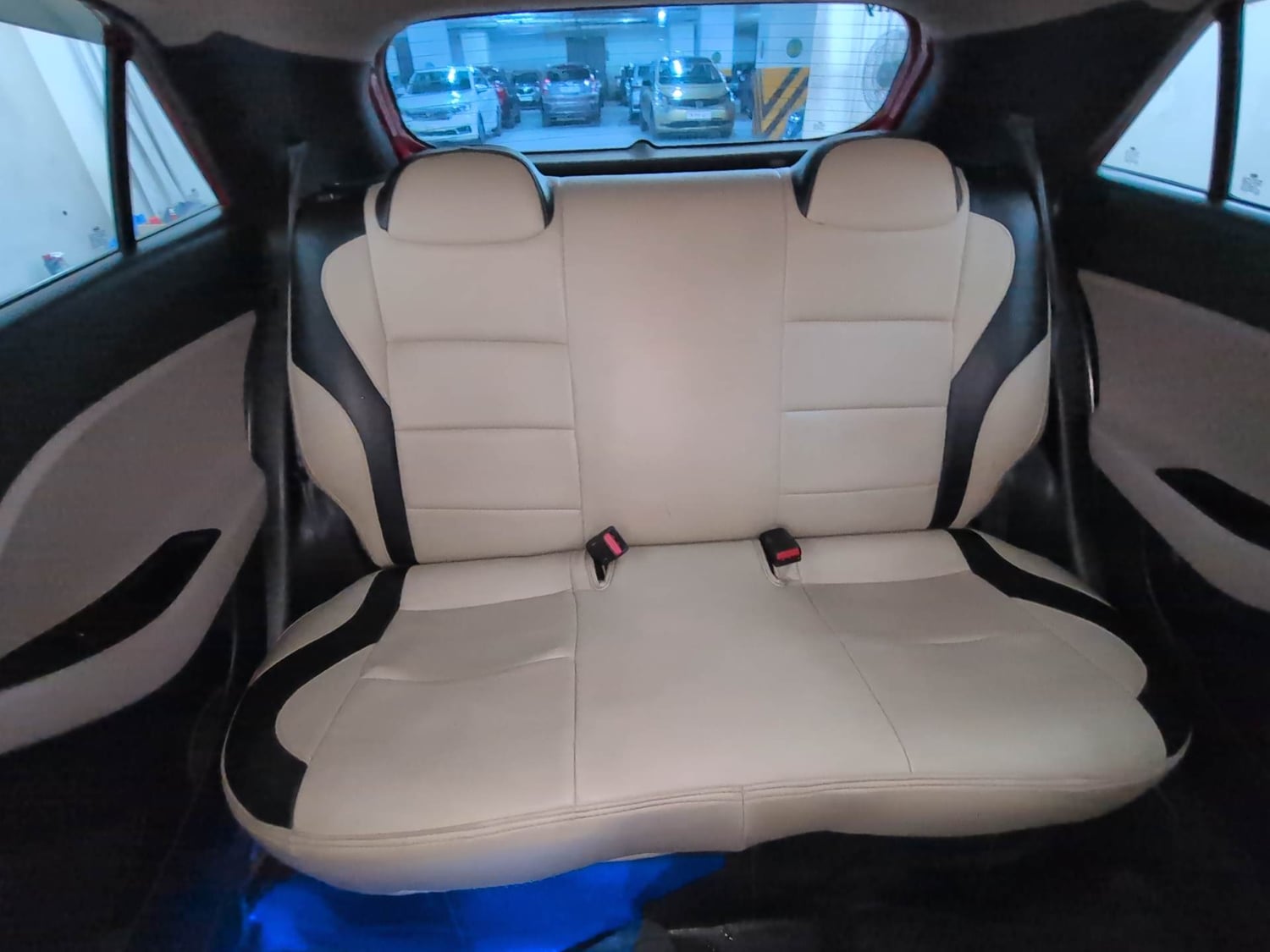 Used 2015 Hyundai Elite i20 Sportz 1.4 (O) Diesel Manual interior REAR SEAT CONDITION VIEW