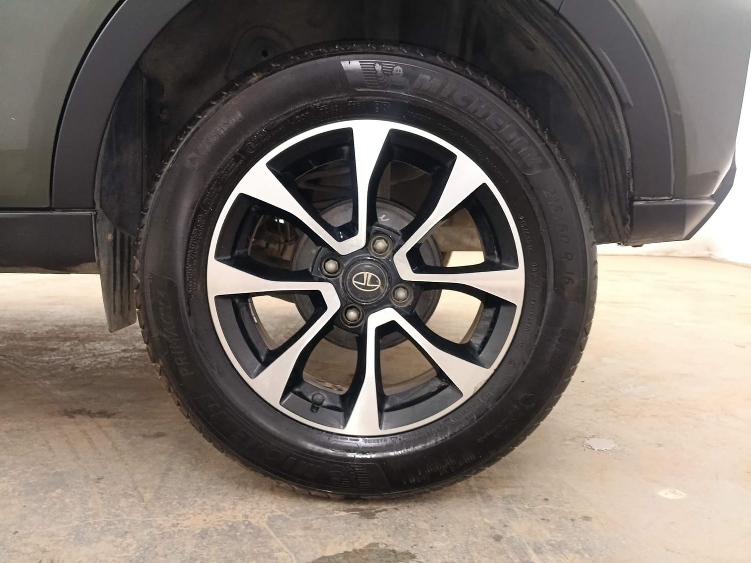 Used 2021 Tata Nexon XZ Plus (S) Dual Tone Petrol Manual tyres LEFT REAR TYRE RIM VIEW