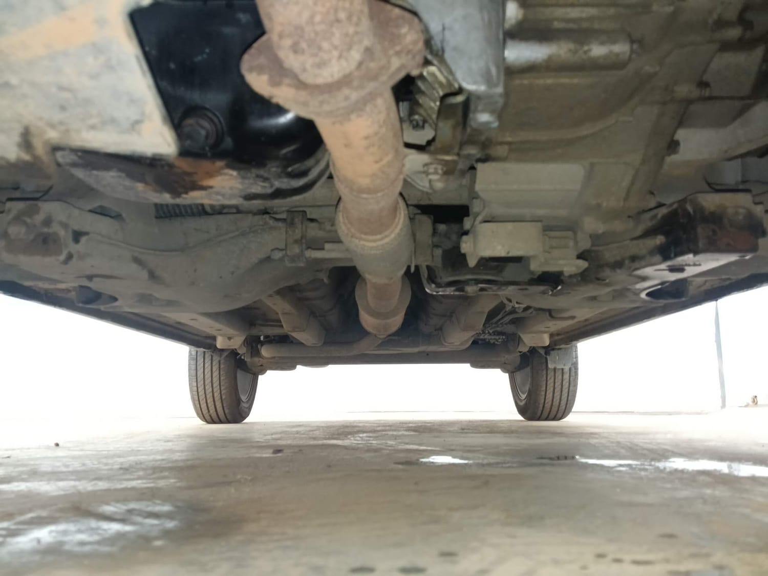 Used 2021 Tata Nexon XZ Plus (S) Dual Tone Petrol Manual extra FRONT LEFT UNDERBODY VIEW
