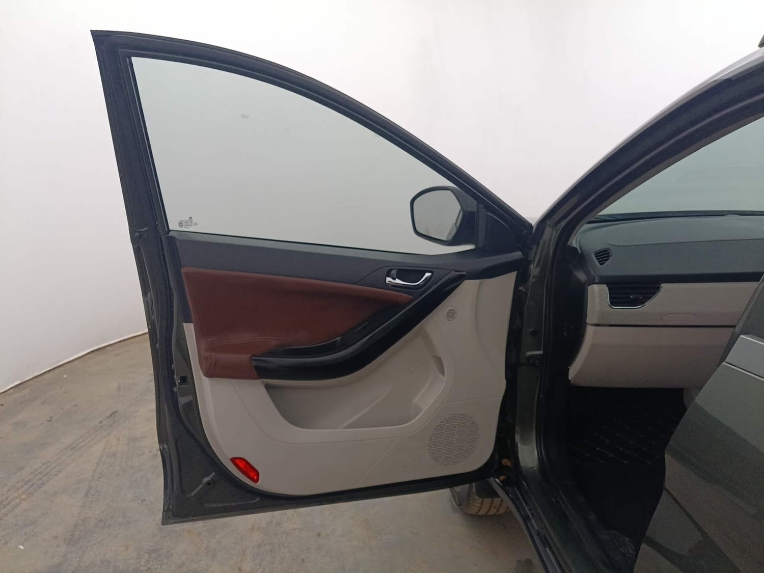 Used 2021 Tata Nexon XZ Plus (S) Dual Tone Petrol Manual interior LEFT FRONT DOOR OPEN VIEW