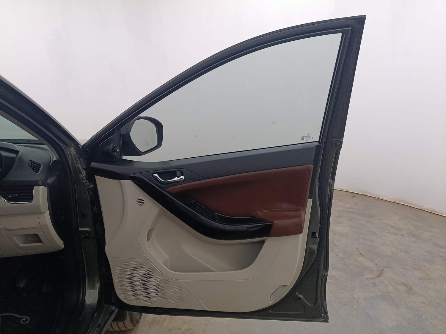 Used 2021 Tata Nexon XZ Plus (S) Dual Tone Petrol Manual interior RIGHT FRONT DOOR OPEN VIEW