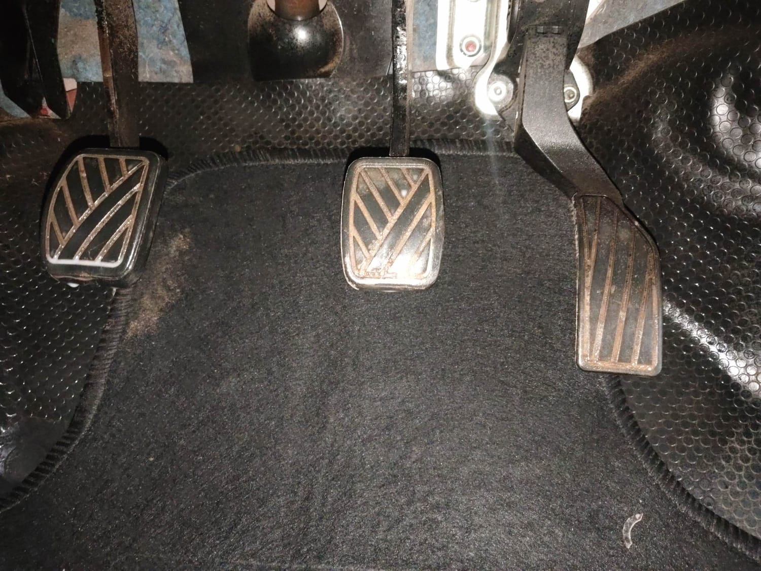 Used 2014 Maruti Suzuki Swift VXi Petrol Manual interior PEDALS VIEW