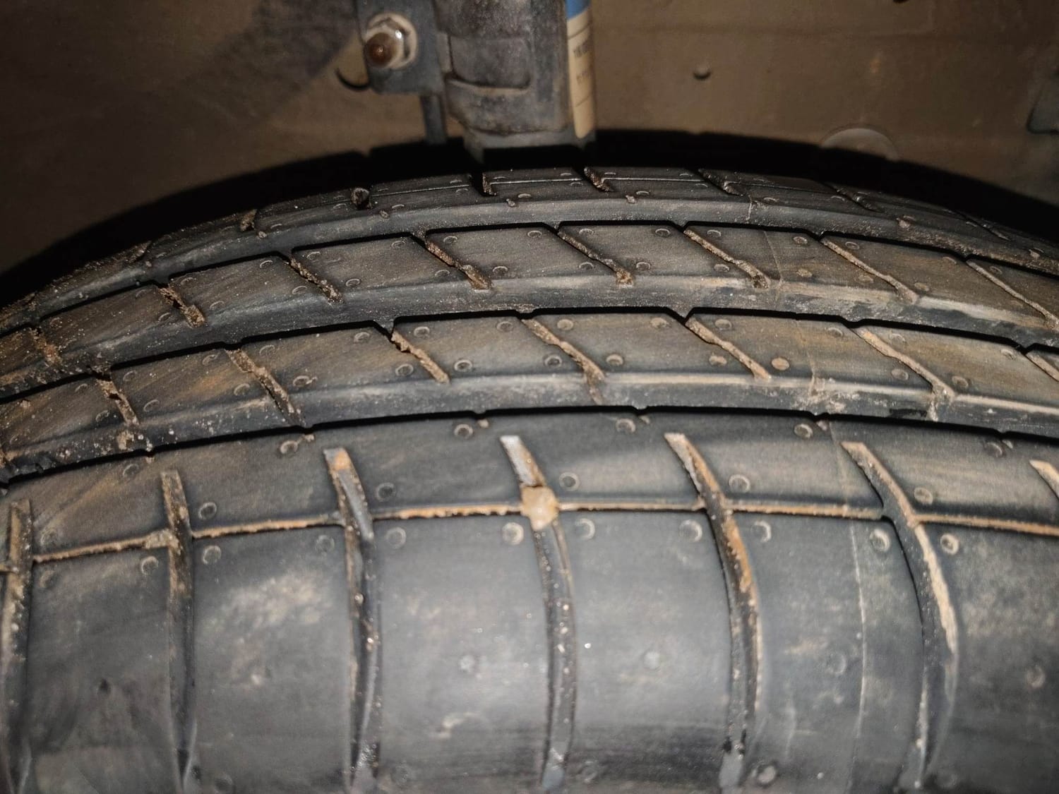Used 2014 Maruti Suzuki Swift VXi Petrol Manual tyres RIGHT FRONT TYRE TREAD VIEW