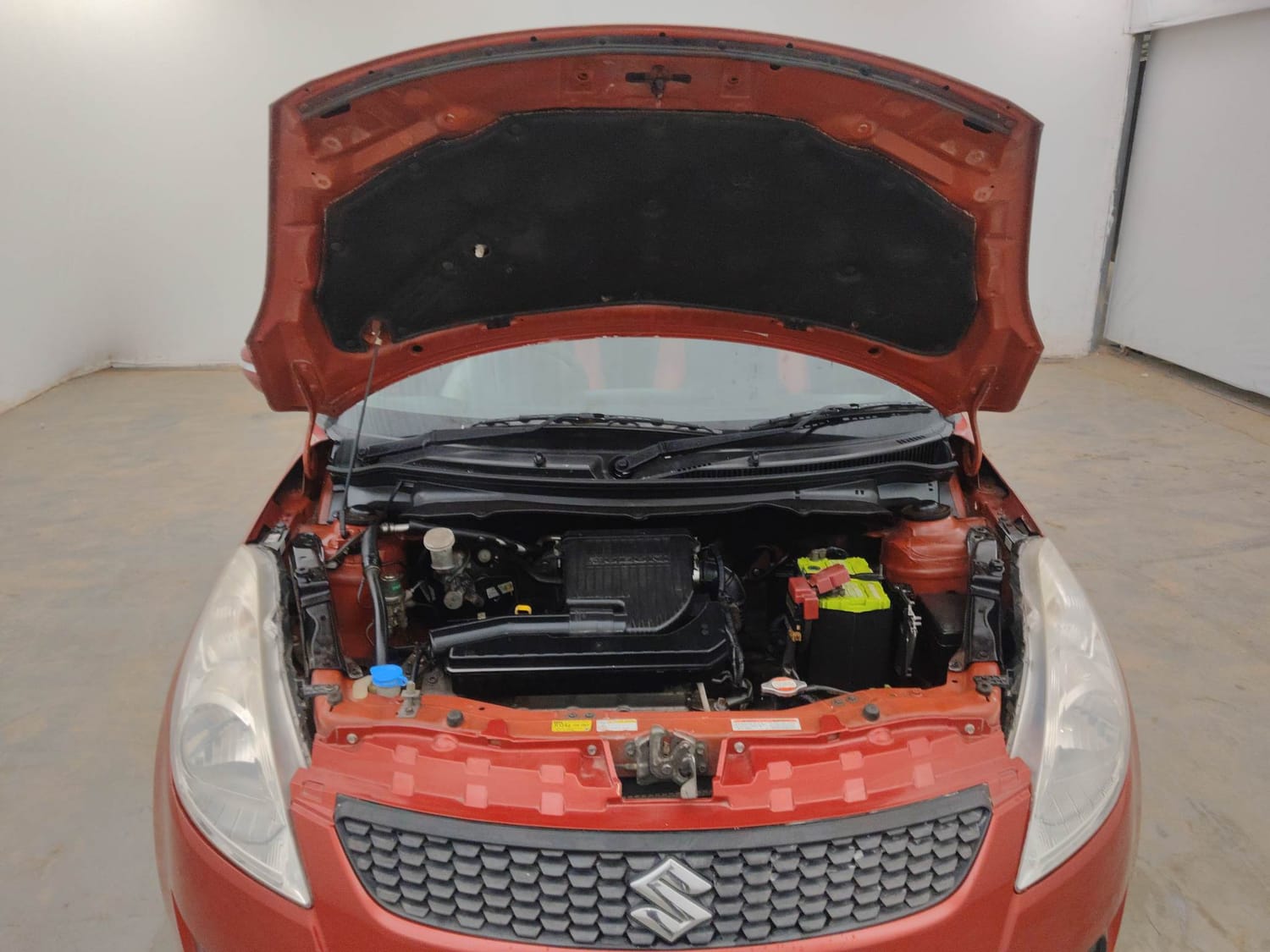 Used 2014 Maruti Suzuki Swift VXi Petrol Manual engine ENGINE & BONNET OPEN FRONT VIEW