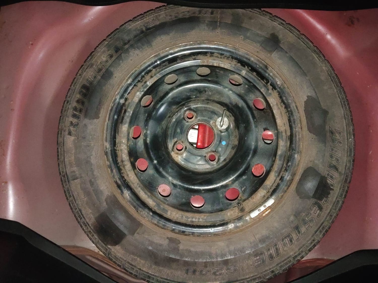Used 2014 Maruti Suzuki Swift VXi Petrol Manual tyres SPARE TYRE VIEW