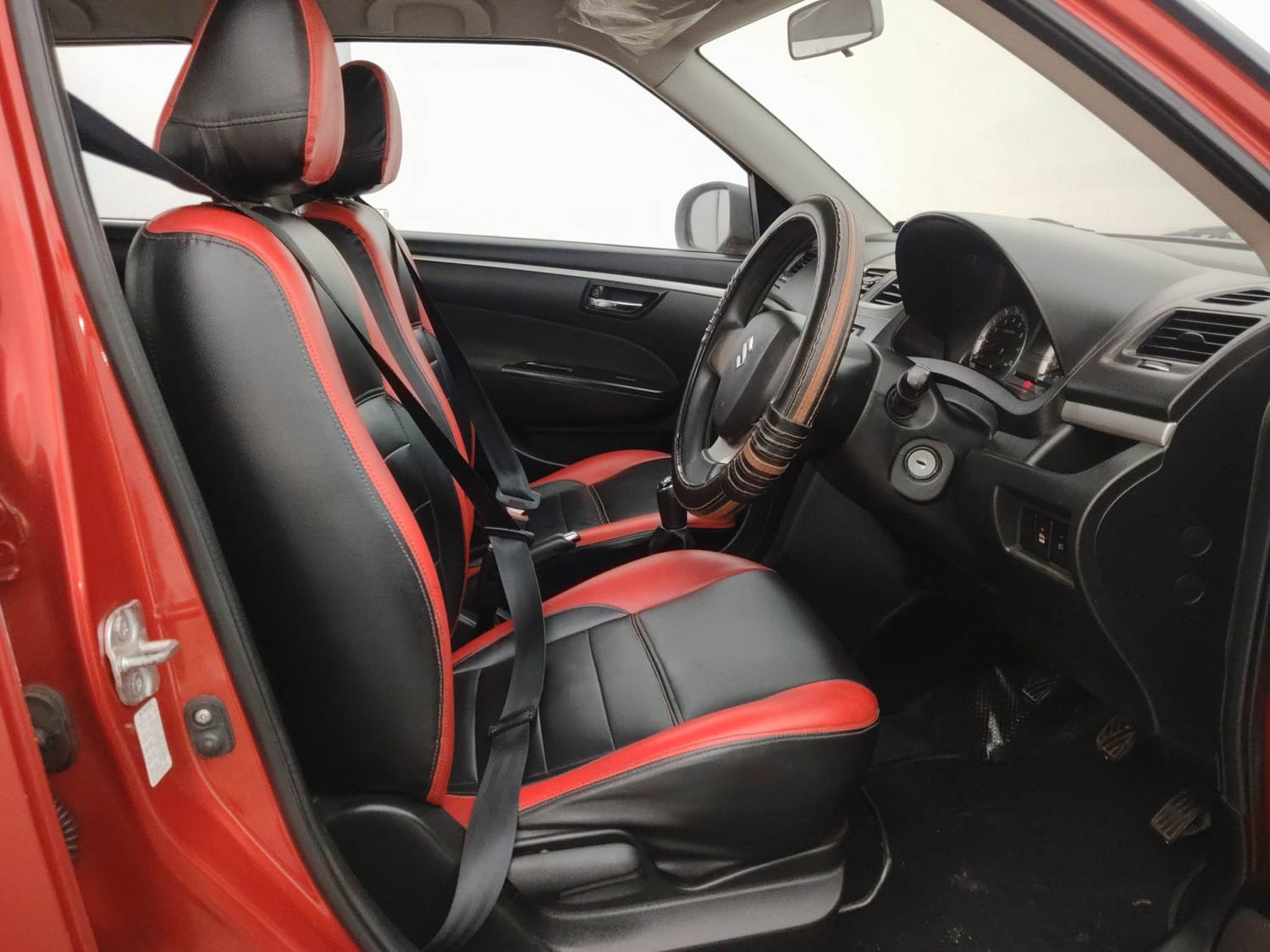 Used 2014 Maruti Suzuki Swift VXi Petrol Manual interior RIGHT SIDE FRONT DOOR CABIN VIEW