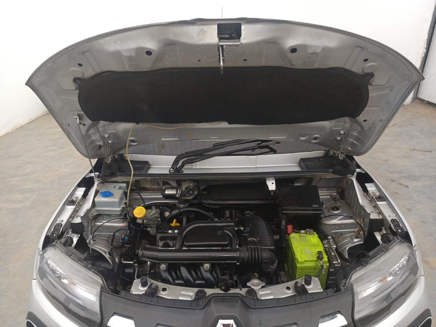 Used 2022 Renault Kwid CLIMBER AMT Petrol Automatic engine ENGINE & BONNET OPEN FRONT VIEW