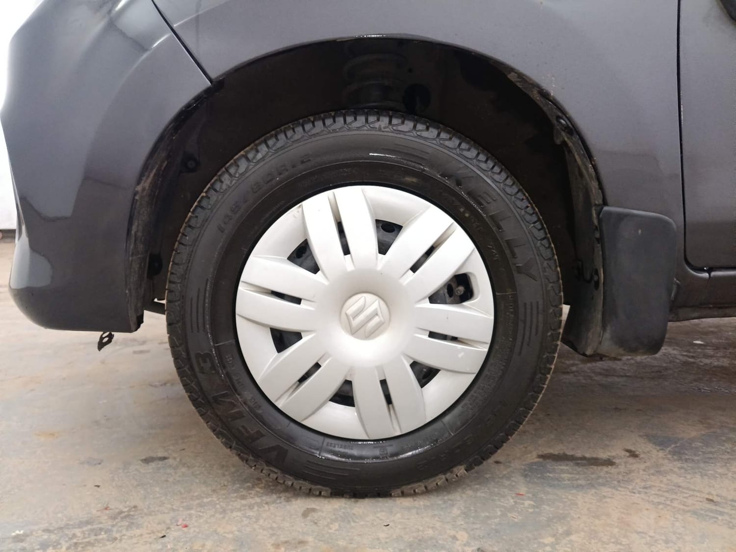 Used 2018 Maruti Suzuki Alto 800 LXi Petrol Manual tyres LEFT FRONT TYRE RIM VIEW
