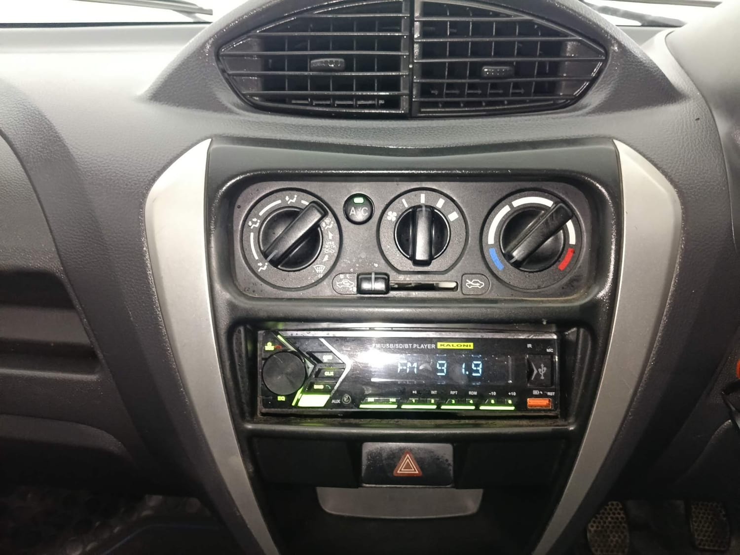 Used 2018 Maruti Suzuki Alto 800 LXi Petrol Manual interior MUSIC SYSTEM & AC CONTROL VIEW
