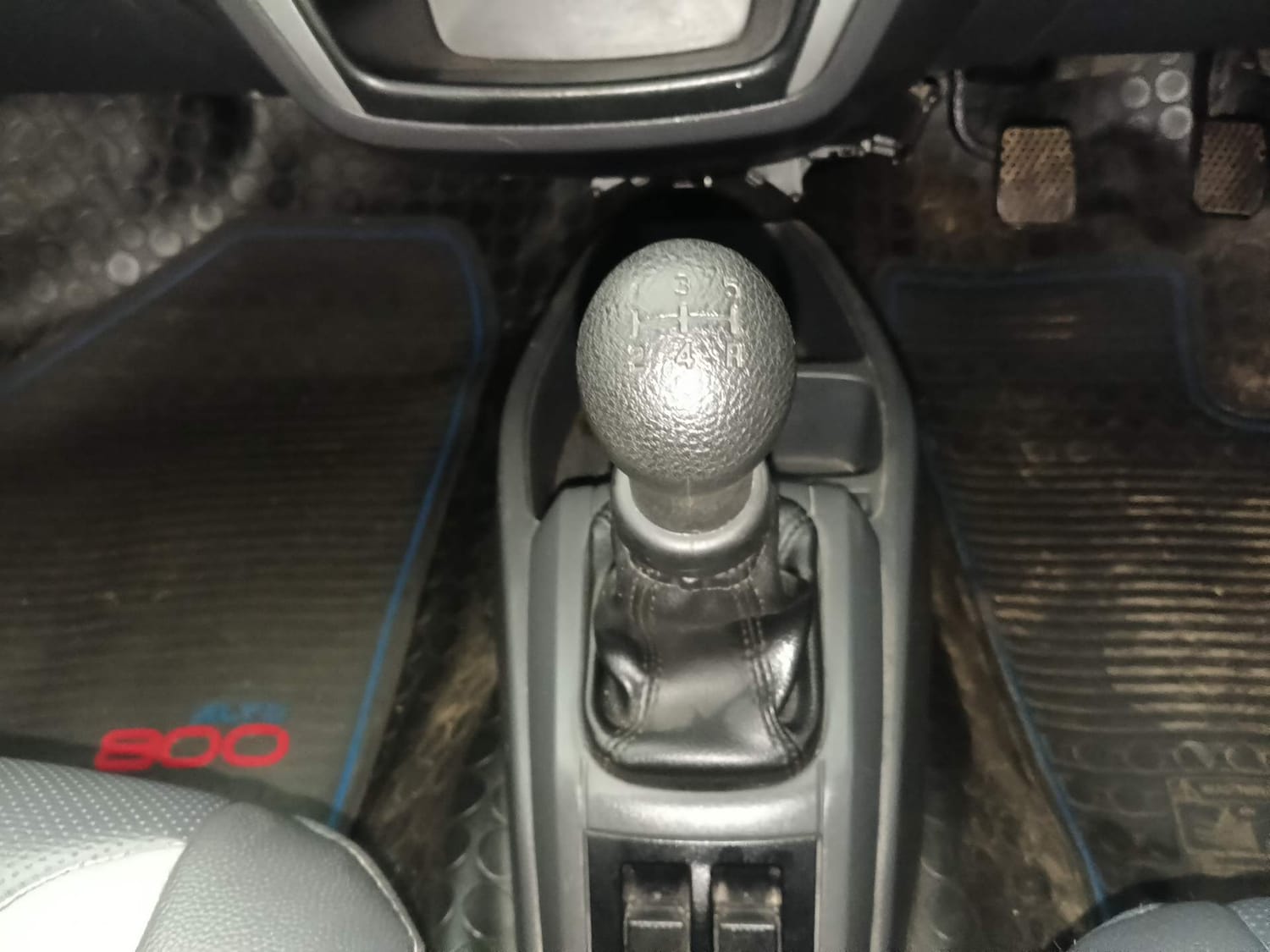 Used 2018 Maruti Suzuki Alto 800 LXi Petrol Manual interior GEAR  KNOB VIEW