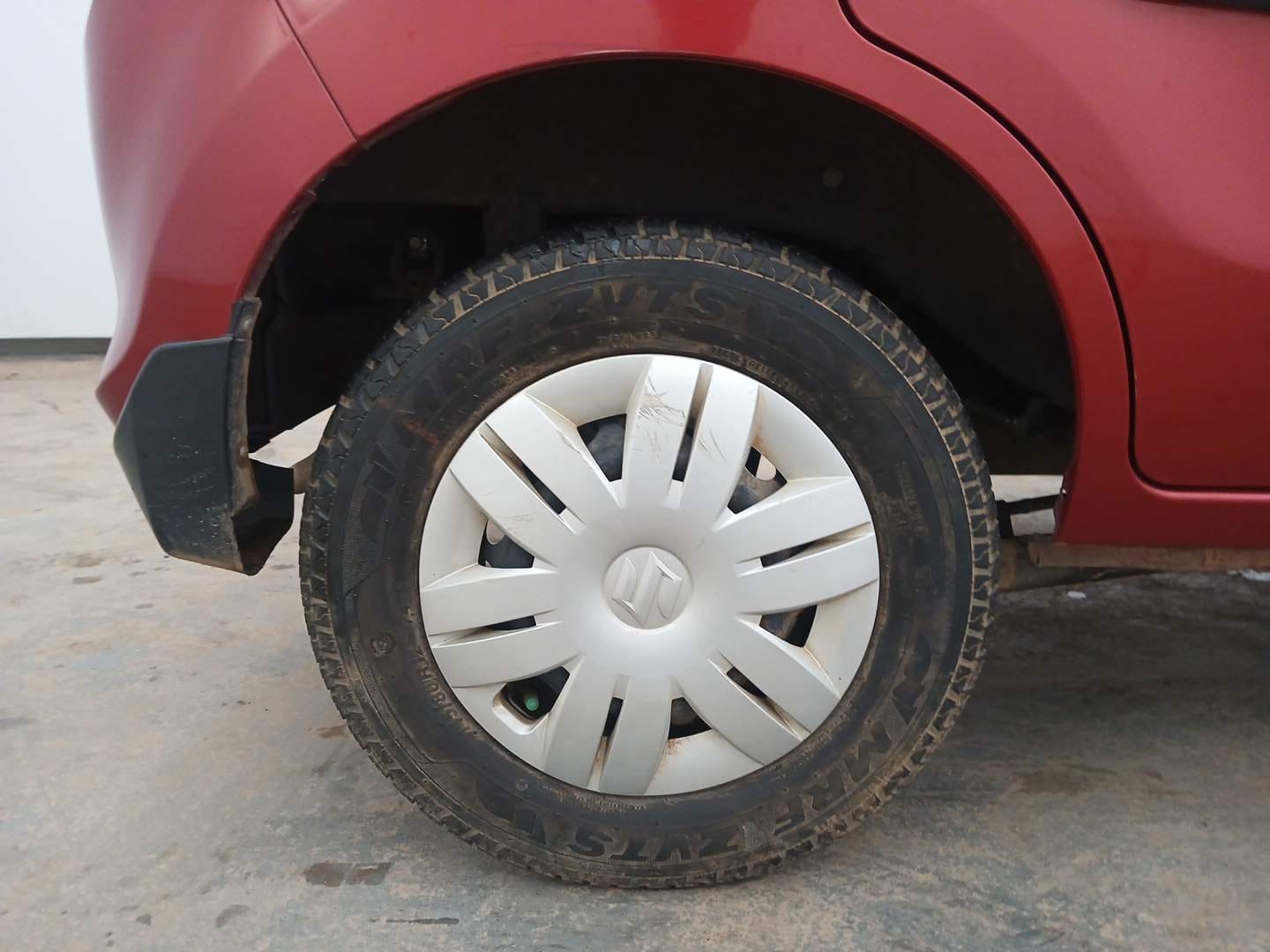 Used 2019 Maruti Suzuki Alto 800 LXi Petrol Manual tyres RIGHT REAR TYRE RIM VIEW
