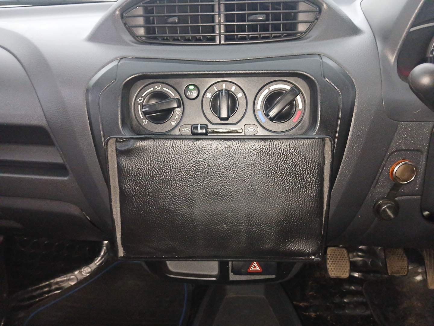Used 2019 Maruti Suzuki Alto 800 LXi Petrol Manual interior MUSIC SYSTEM & AC CONTROL VIEW