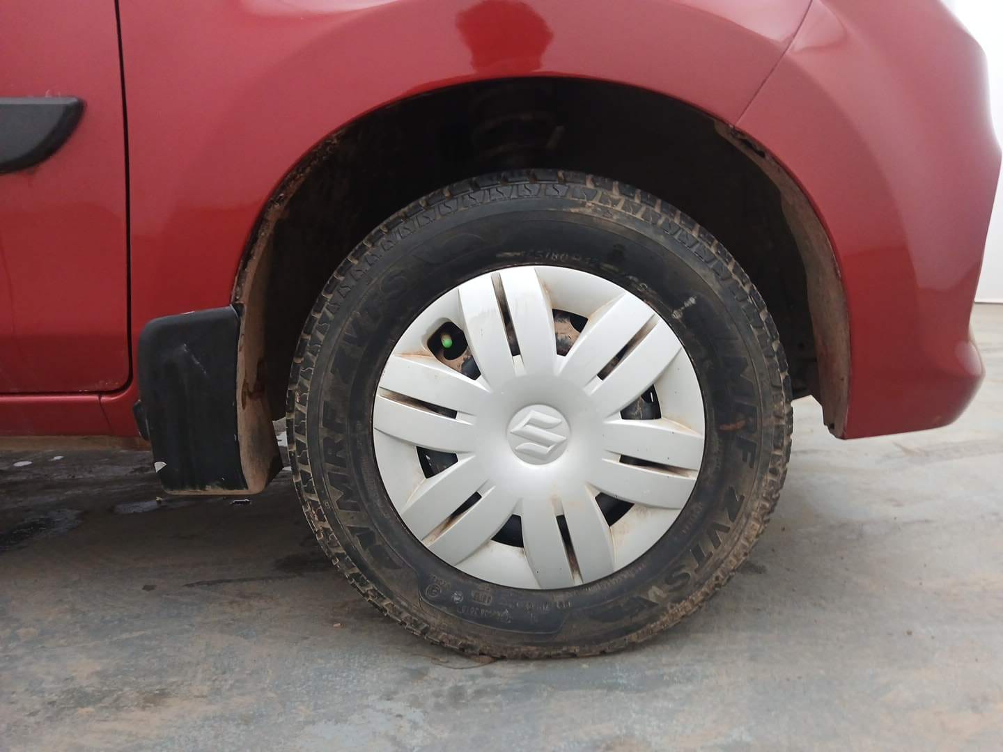 Used 2019 Maruti Suzuki Alto 800 LXi Petrol Manual tyres RIGHT FRONT TYRE RIM VIEW