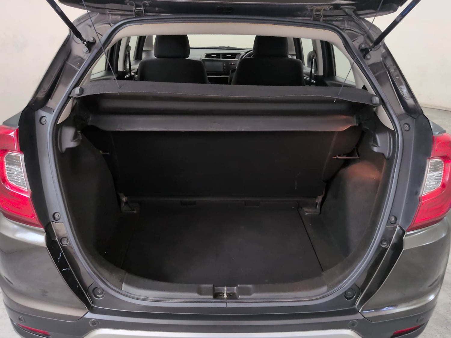 Used 2020 Honda WR-V SV MT Petrol Petrol Manual interior DICKY INSIDE VIEW