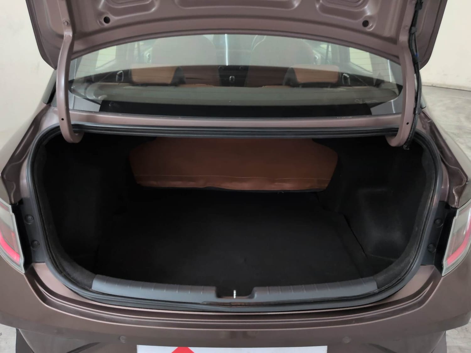 Used 2020 Hyundai Aura SX Plus 1.2 AMT CRDi Diesel Automatic interior DICKY INSIDE VIEW