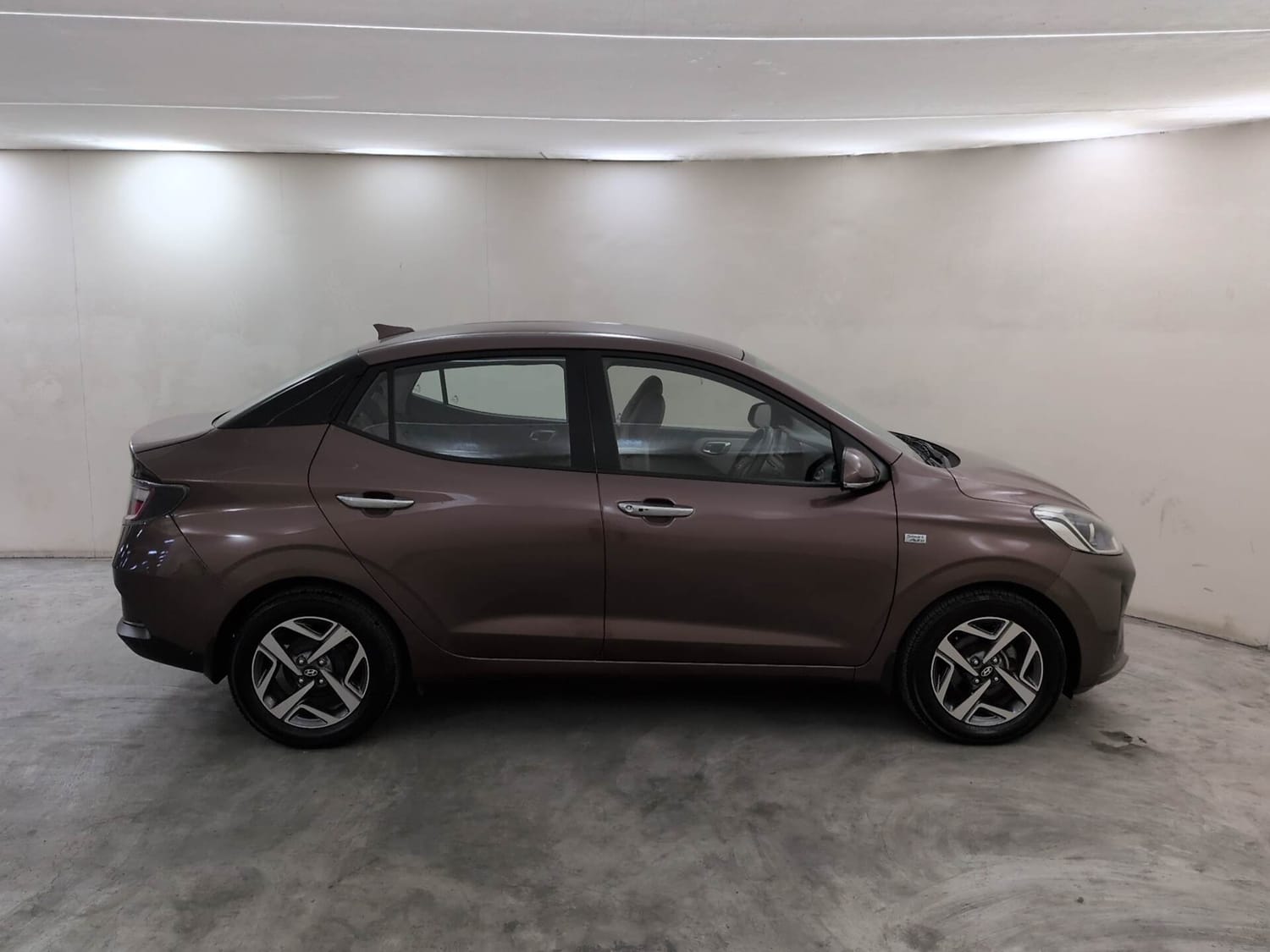 Used 2020 Hyundai Aura SX Plus 1.2 AMT CRDi Diesel Automatic exterior RIGHT SIDE VIEW