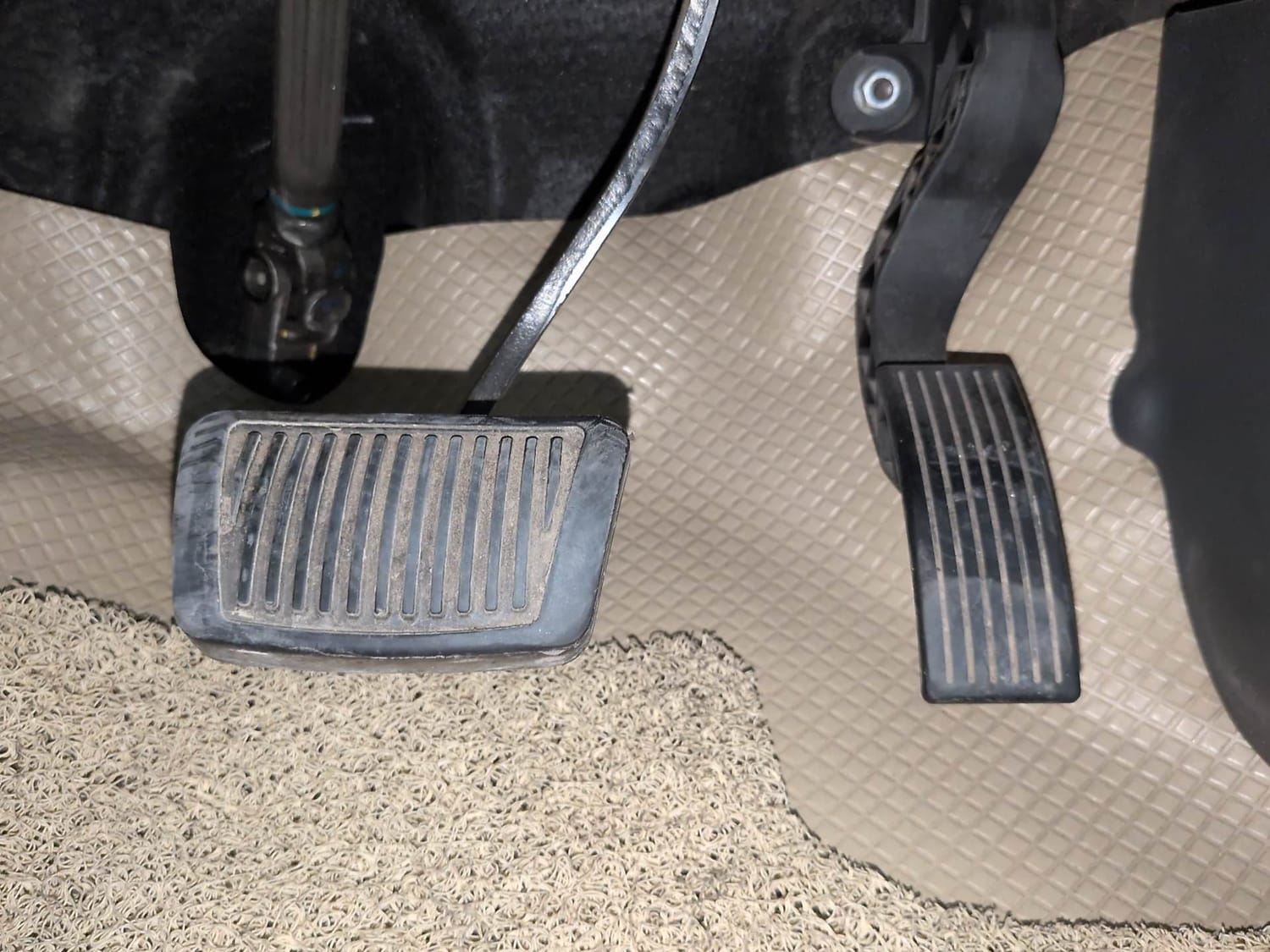 Used 2020 Hyundai Aura SX Plus 1.2 AMT CRDi Diesel Automatic interior PEDALS VIEW