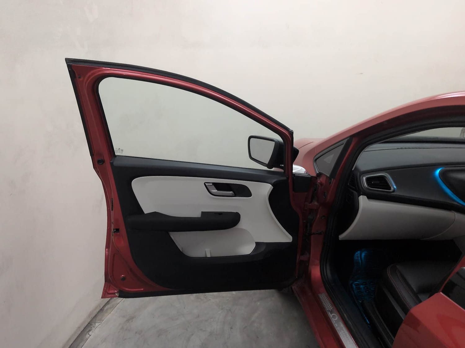 Used 2025 Tata Altroz XZA Petrol Petrol Automatic interior LEFT FRONT DOOR OPEN VIEW