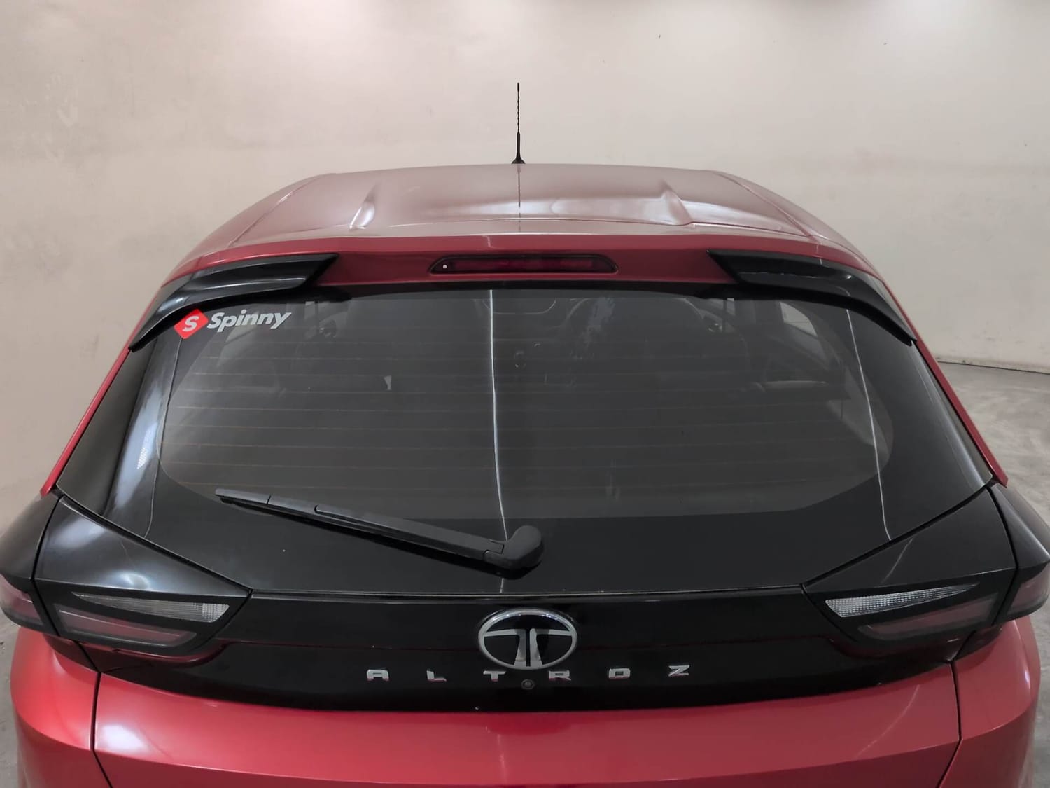 Used 2025 Tata Altroz XZA Petrol Petrol Automatic exterior BACK WINDSHIELD VIEW