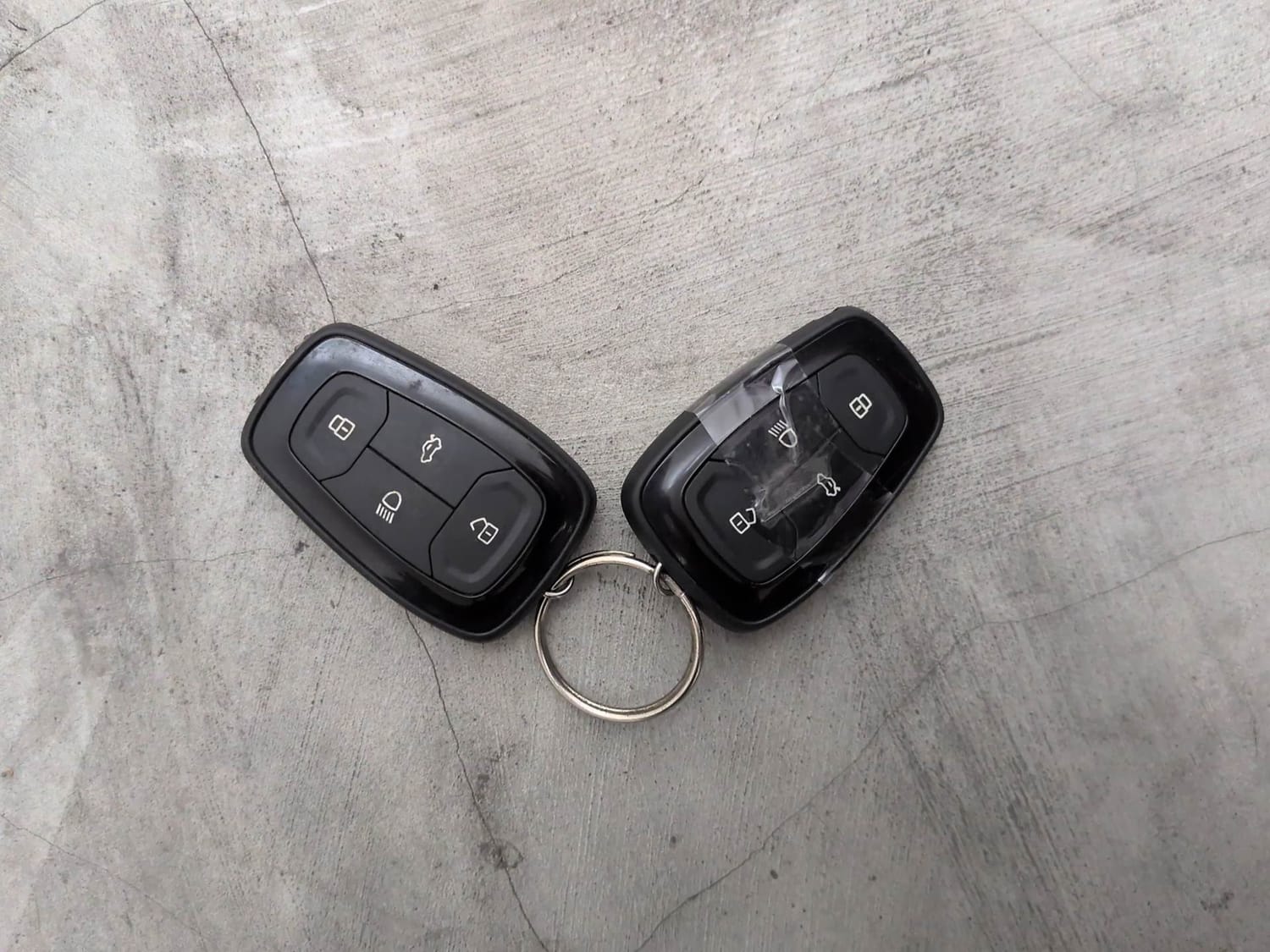Used 2025 Tata Altroz XZA Petrol Petrol Automatic extra CAR KEY VIEW