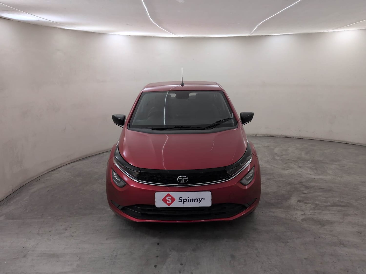 Used 2025 Tata Altroz XZA Petrol Petrol Automatic exterior FRONT VIEW