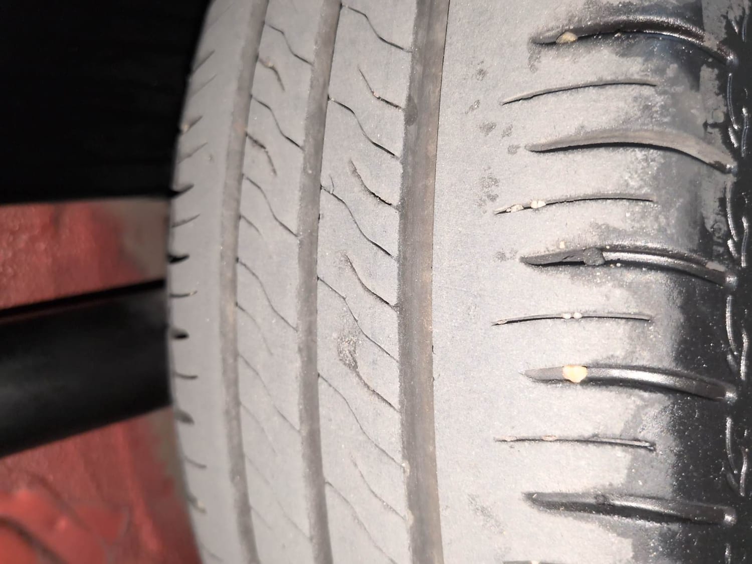 Used 2025 Tata Altroz XZA Petrol Petrol Automatic tyres LEFT REAR TYRE TREAD VIEW