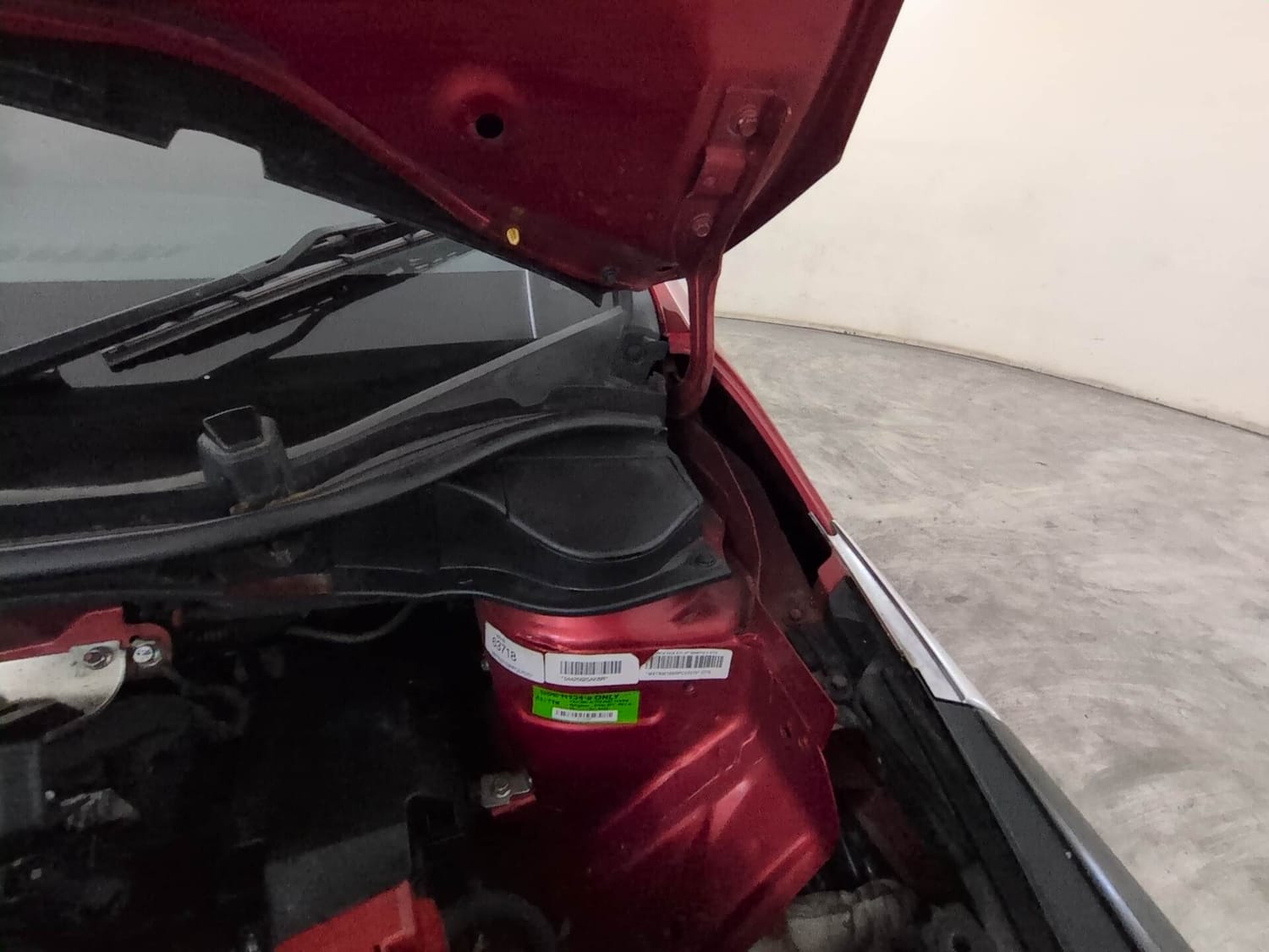 Used 2025 Tata Altroz XZA Petrol Petrol Automatic engine ENGINE LEFT SIDE HINGE & APRON VIEW