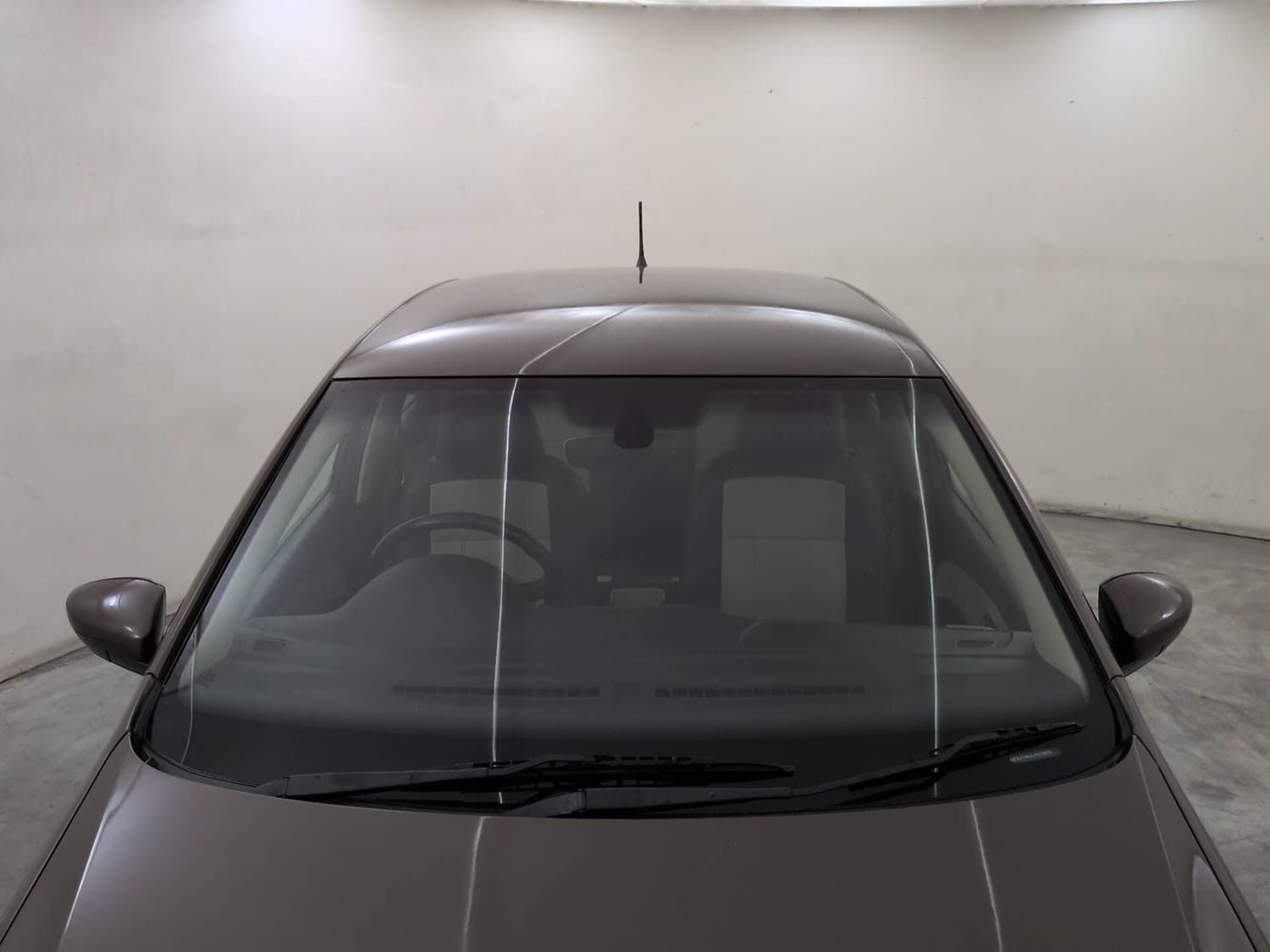 Used 2017 Volkswagen Ameo Highline1.2L Plus (P) 16 Alloy Petrol Manual exterior FRONT WINDSHIELD VIEW