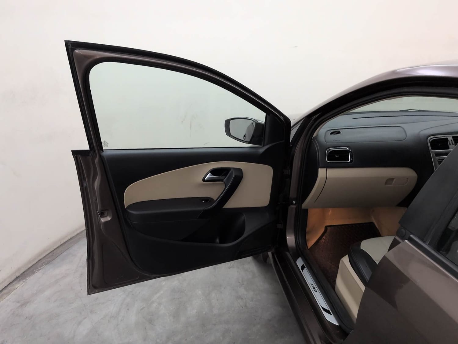 Used 2017 Volkswagen Ameo Highline1.2L Plus (P) 16 Alloy Petrol Manual interior LEFT FRONT DOOR OPEN VIEW