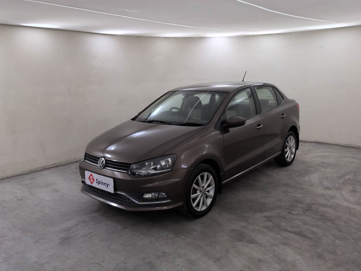 Used 2017 Volkswagen Ameo Highline1.2L Plus (P) 16 Alloy Petrol Manual exterior LEFT FRONT CORNER VIEW