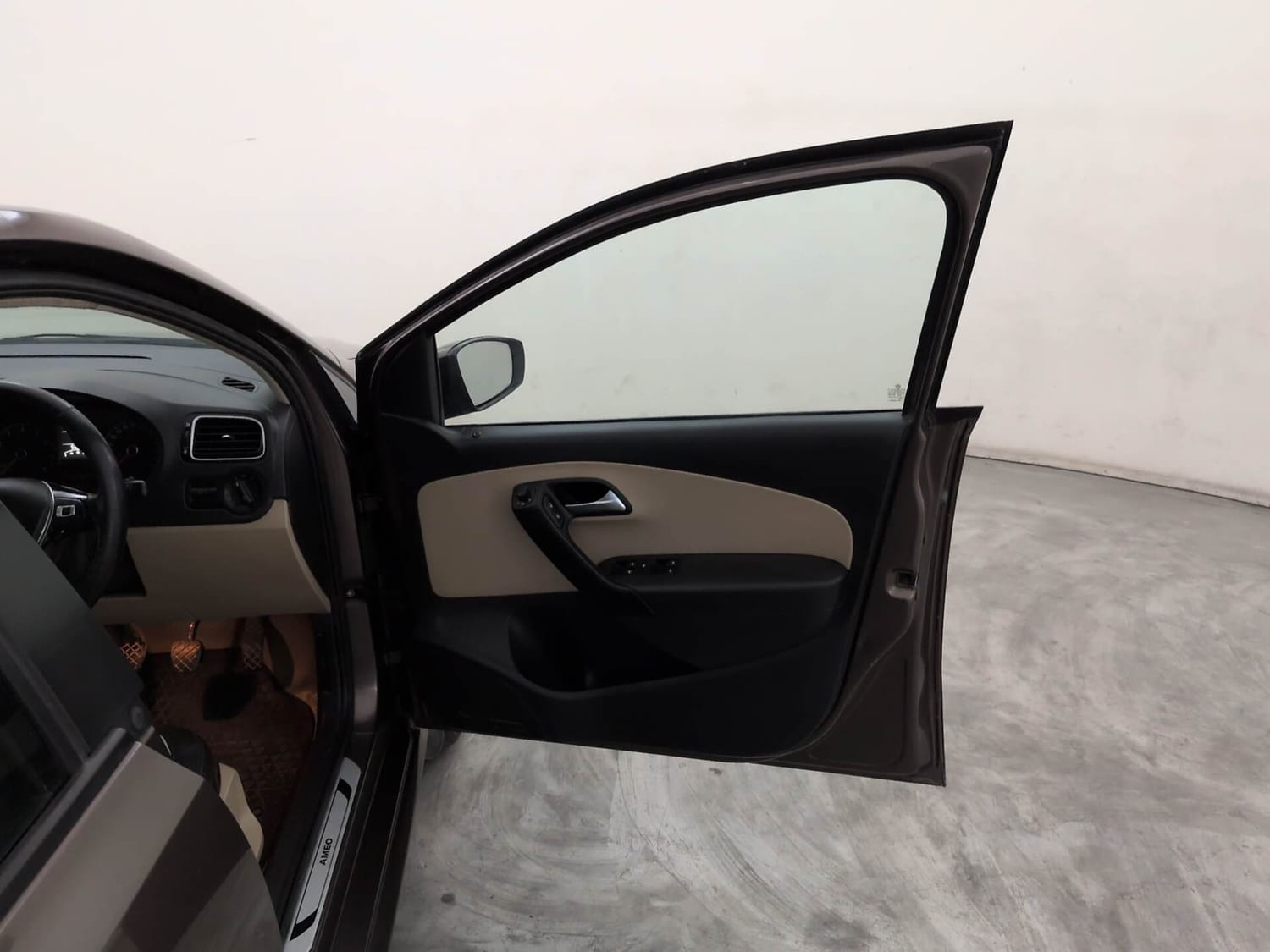 Used 2017 Volkswagen Ameo Highline1.2L Plus (P) 16 Alloy Petrol Manual interior RIGHT FRONT DOOR OPEN VIEW