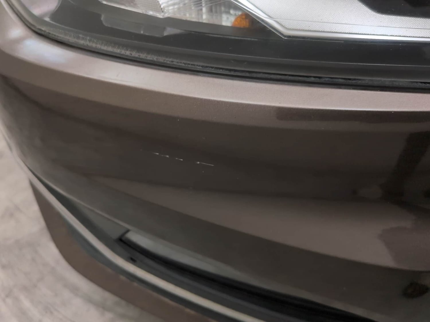 Used 2017 Volkswagen Ameo Highline1.2L Plus (P) 16 Alloy Petrol Manual dents MINOR SCRATCH