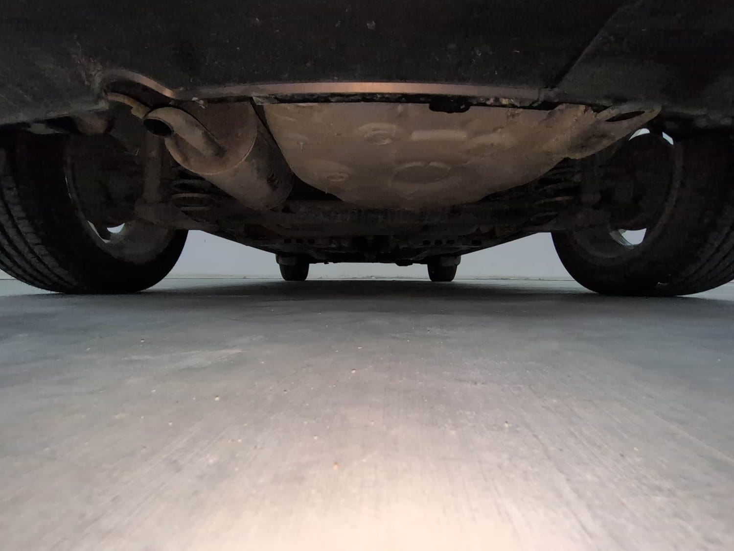 Used 2017 Volkswagen Ameo Highline1.2L Plus (P) 16 Alloy Petrol Manual extra REAR UNDERBODY VIEW (TAKEN FROM REAR)