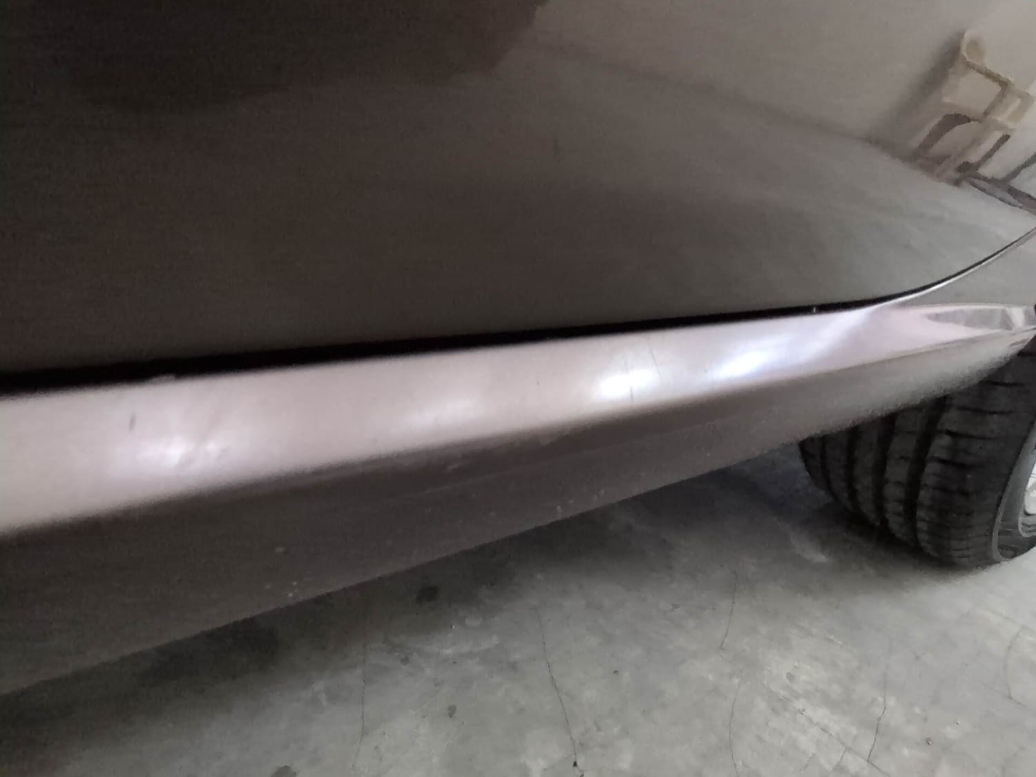 Used 2017 Volkswagen Ameo Highline1.2L Plus (P) 16 Alloy Petrol Manual dents MINOR DENT