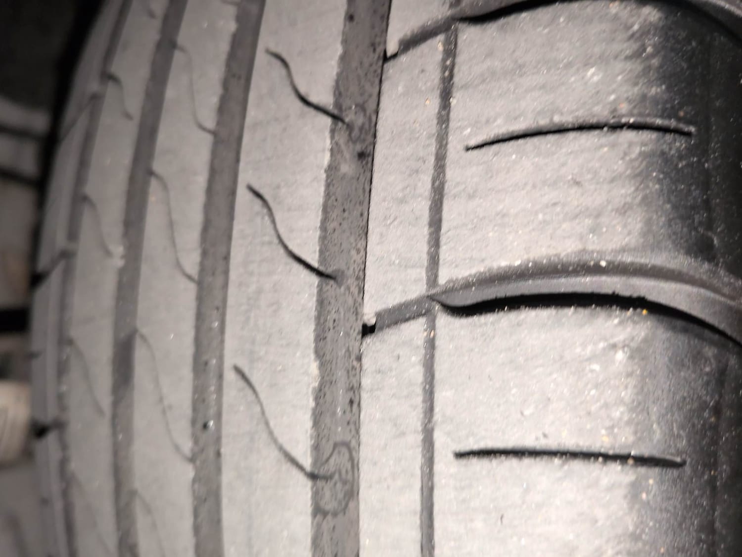 Used 2024 Skoda Kushaq Active 1.0 TSI MT Petrol Manual tyres LEFT FRONT TYRE TREAD VIEW