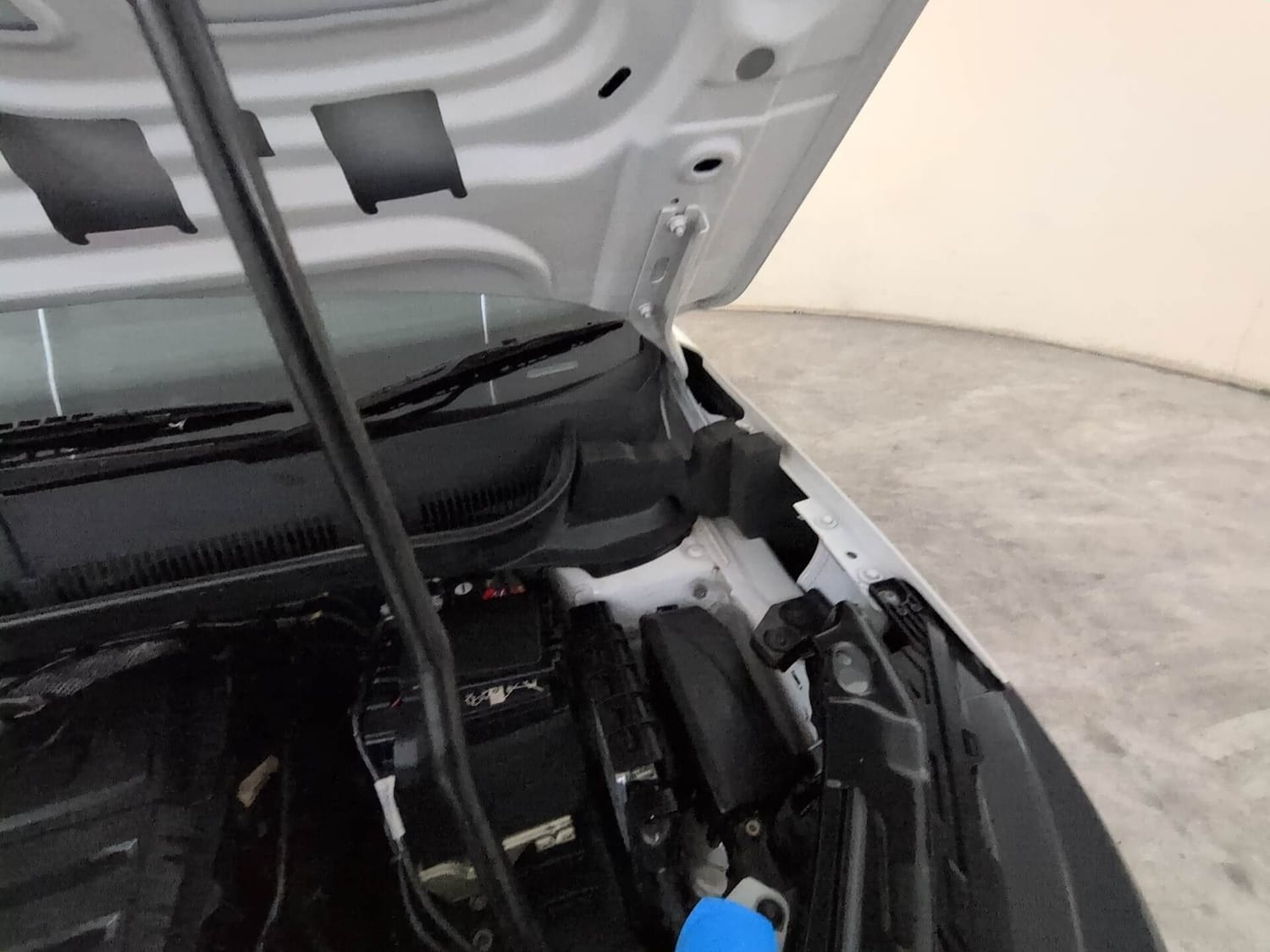 Used 2024 Skoda Kushaq Active 1.0 TSI MT Petrol Manual engine ENGINE LEFT SIDE HINGE & APRON VIEW