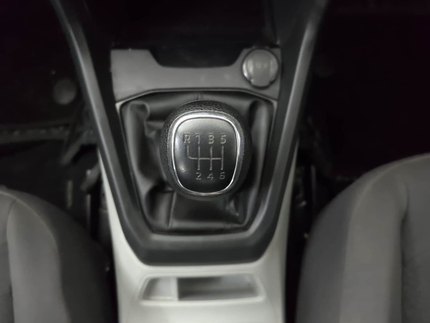 Used 2024 Skoda Kushaq Active 1.0 TSI MT Petrol Manual interior GEAR  KNOB VIEW